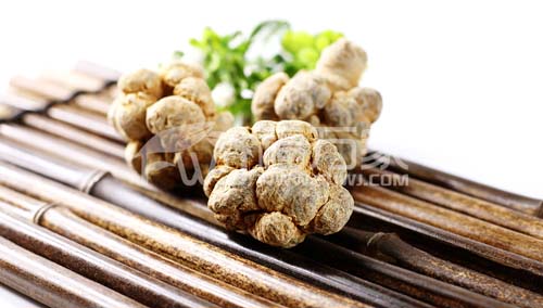 三七粉价格的高低主要是和品质有关 三七粉价格的高低主要是和品质有关